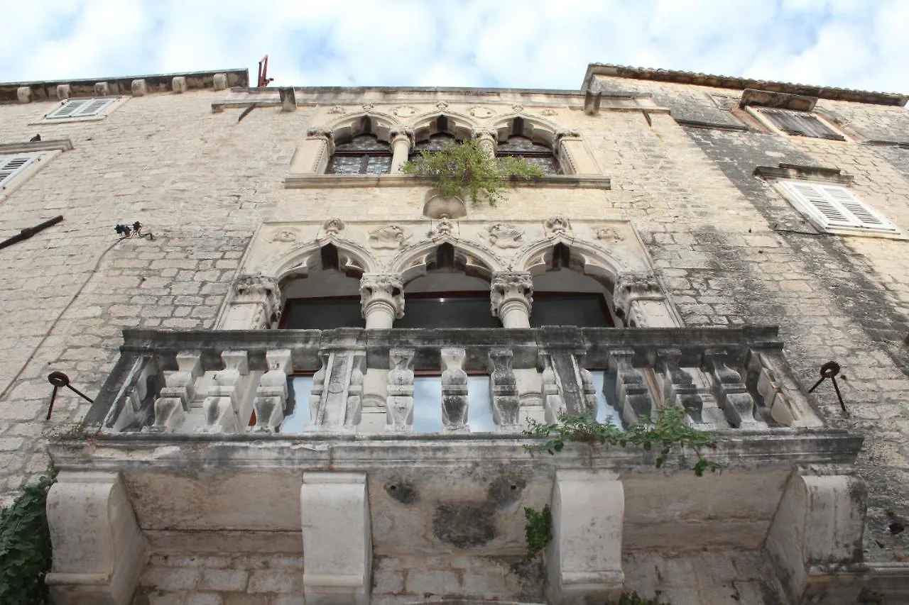 Apartment Poppy With Pool And Bikes Trogir